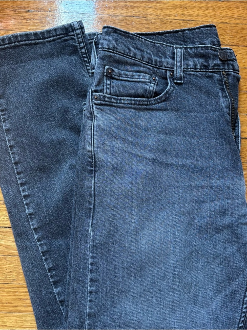 Men's Dark Levi Black Jeans - Classic Straight Fit